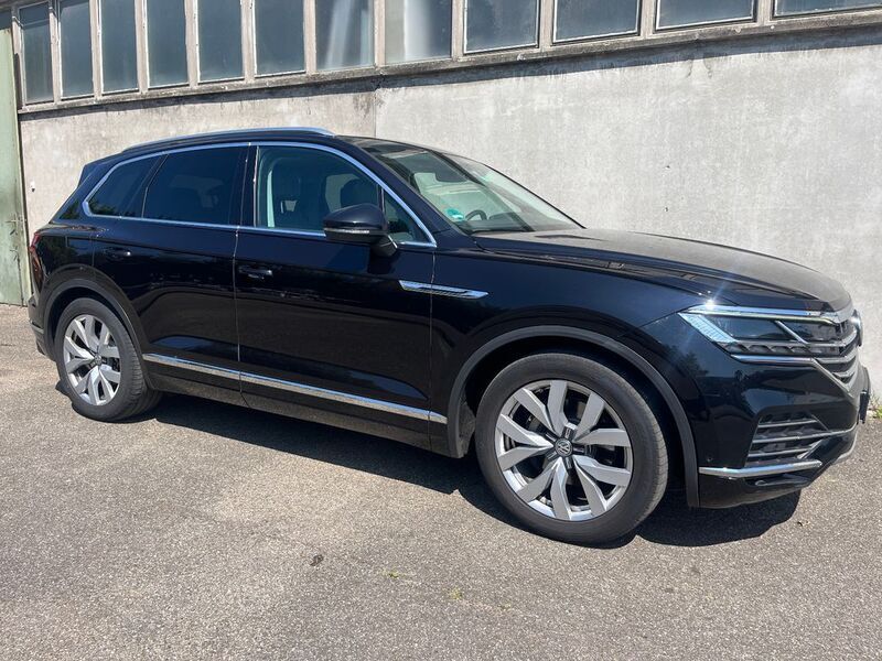 Schwarz Gebraucht 2018 VW Touareg SUV | 29.900 € (Teuer) - Bild 1/4