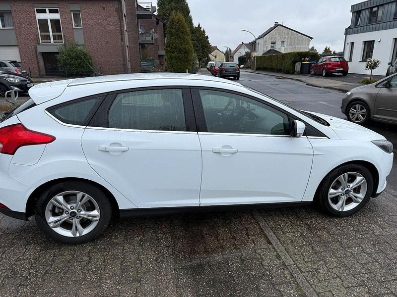 Gebraucht Ford Focus 125 PS (91 kW) 2014 Weiß Kombi