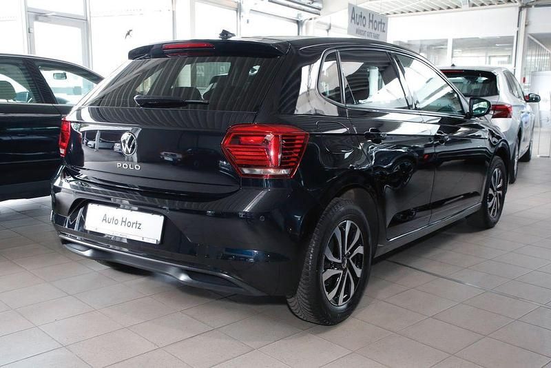 Gebraucht VW Polo Active 95 PS (69 kW) 2021 Schwarz Limousine