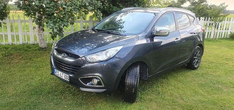 Grau Gebraucht 2011 Hyundai ix35 Comfort SUV | 7.500 € (Fairer Preis) - Bild 1/4