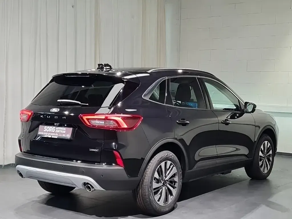 Neu Ford Kuga Titanium 242 PS (177 kW) 2025 Schwarz, agate black metallic SUV