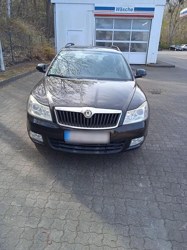 Gebraucht Skoda Octavia Ambiente 102 PS (75 kW) 2009 Schwarz Kombi