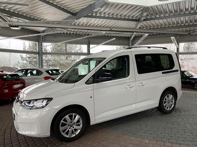 Gebraucht VW Caddy Life 102 PS (75 kW) 2022 Weiß Van / Kleinbus
