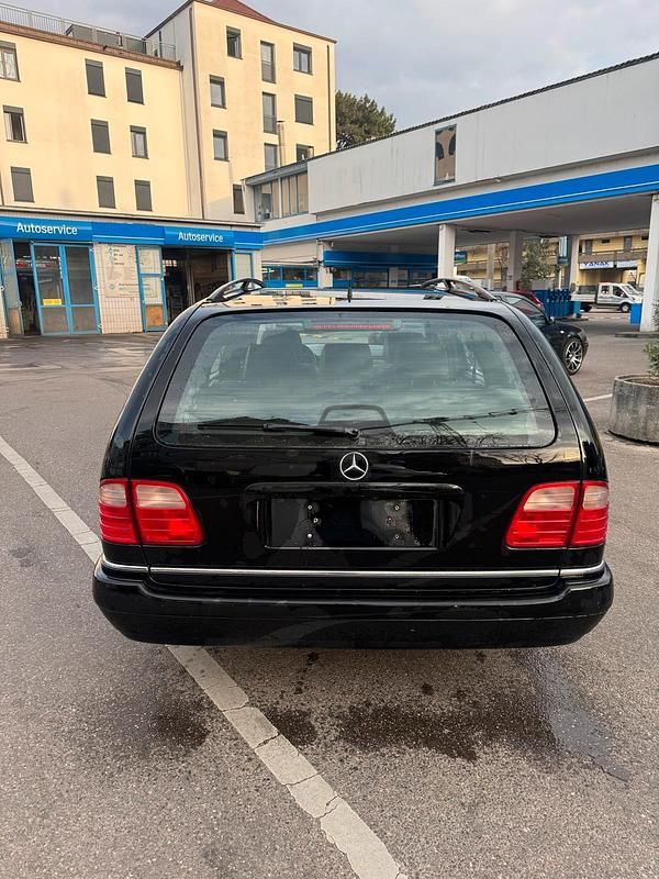 Gebraucht Mercedes E420 205 PS (150 kW) 1996 Schwarz Kombi