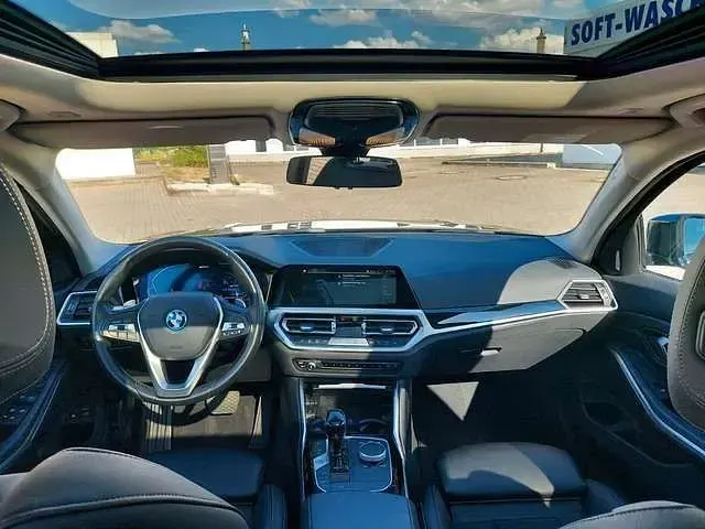 Gebraucht BMW 330 Sport Line 184 PS (135 kW) 2022 Schwarz Kombi