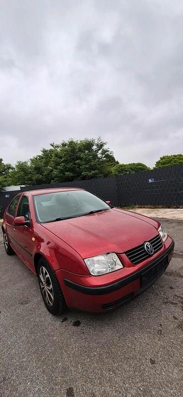 Rot Gebraucht 2000 VW Bora Limousine | 1.999 € (Fairer Preis) - Bild 1/4