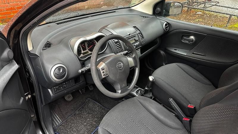 Second-hand Nissan Note 101 CP (74 kW) 2006 Negru Hatchback