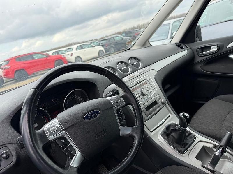 Gebraucht Ford Galaxy Trend 145 PS (106 kW) 2009 Schwarz Van / Kleinbus