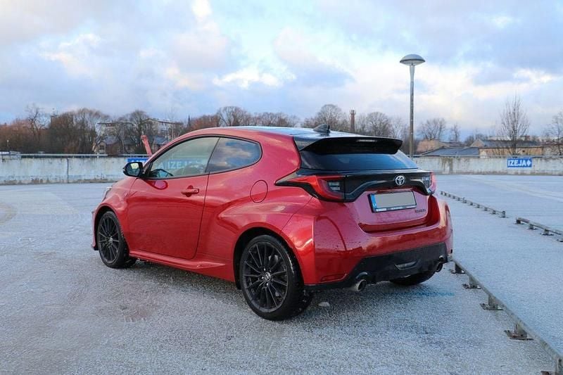 Gebraucht Toyota Yaris 261 PS (191 kW) 2021 Rot Limousine