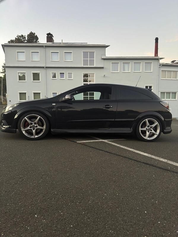 Gebraucht Opel Astra GTC OPC 170 PS (125 kW) 2006 Schwarz Coupé