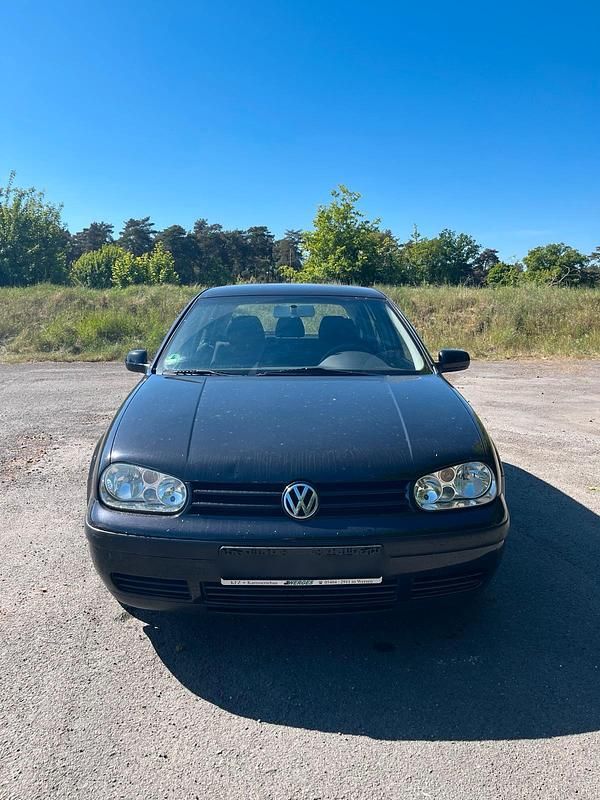 Schwarz Gebraucht 2000 VW Golf IV Kleinwagen | 650 € (Superpreis) - Bild 1/4