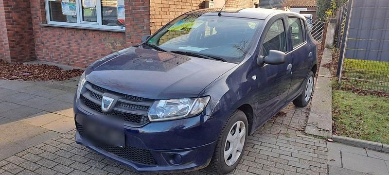 Blau Gebraucht 2013 Dacia Sandero Limousine | 2.990 € (Guter Preis) - Bild 1/4