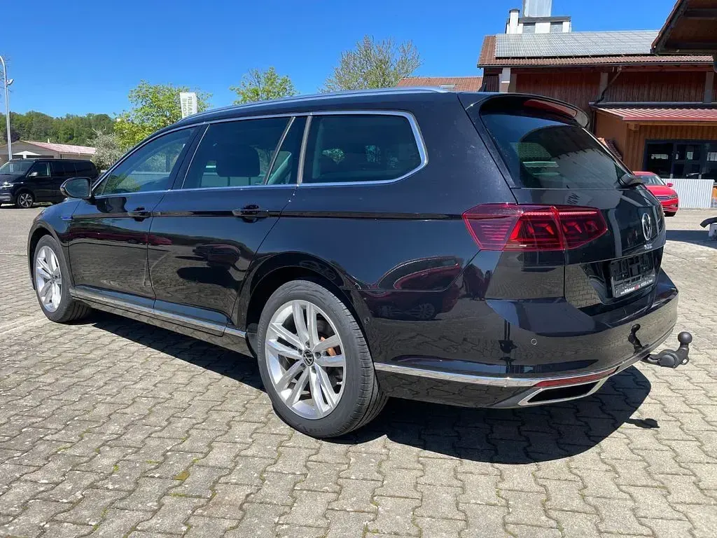 Gebraucht VW Passat GTE 218 PS (160 kW) 2022 Deep black perleffekt Kombi