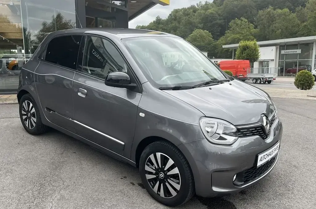 Gebraucht Renault Twingo Techno 60 kW (82 PS) 2023 Lunairegrau Kleinwagen
