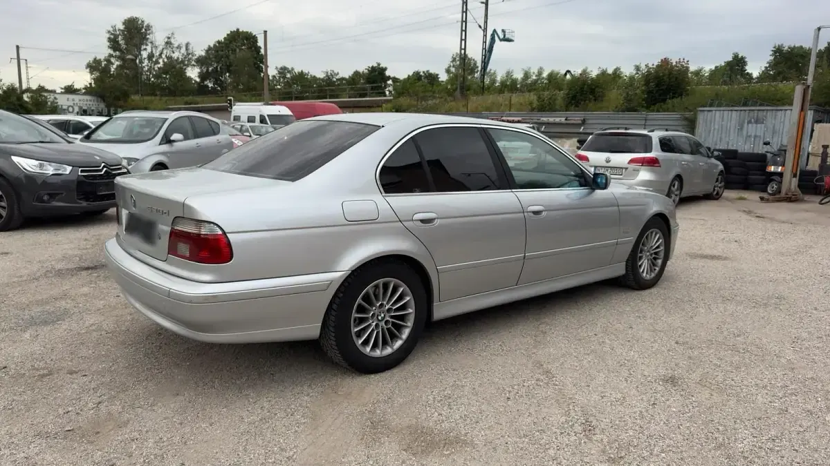 Gebraucht BMW 530 193 PS (141 kW) 2002 Silber Limousine