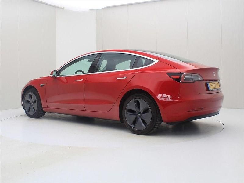 Gebraucht Tesla Model 3 Standard Range 225 kW (306 PS) 2020 Rot Limousine