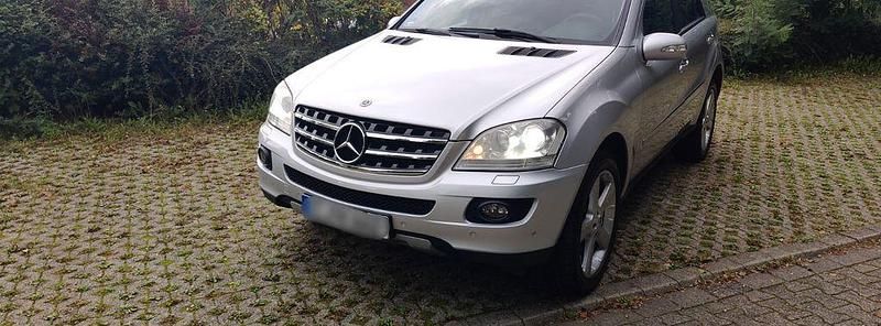 Silber Gebraucht 2006 Mercedes ML320 SUV | 13.900 € - Bild 1/4