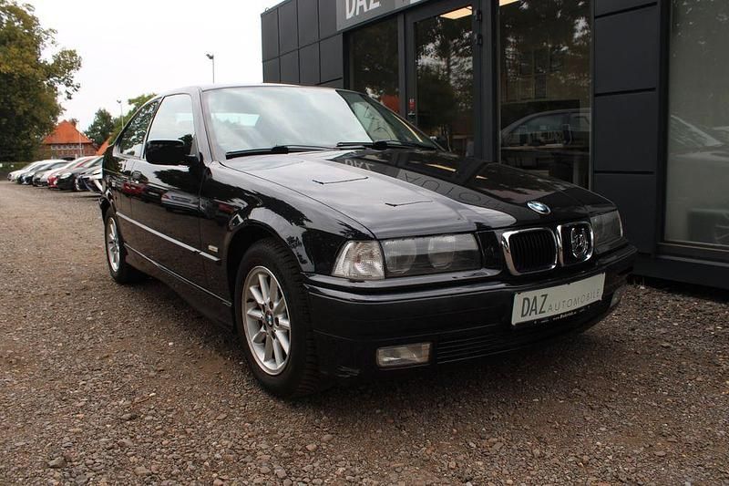 Schwarz Gebraucht 2000 BMW 316 Compact Kleinwagen | 2.495 € (Guter Preis) - Bild 1/4