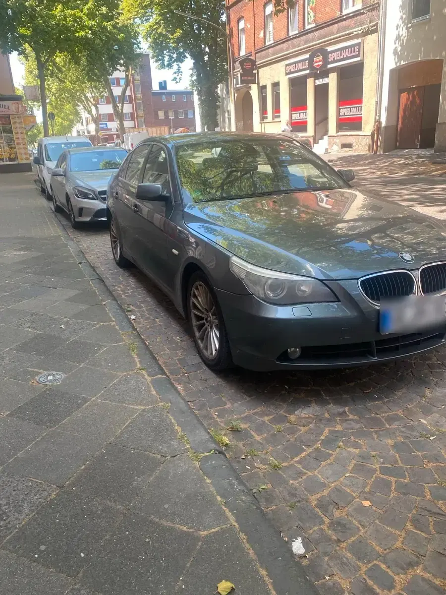 Gebraucht BMW 525 163 PS (119 kW) 2004 Grau Limousine