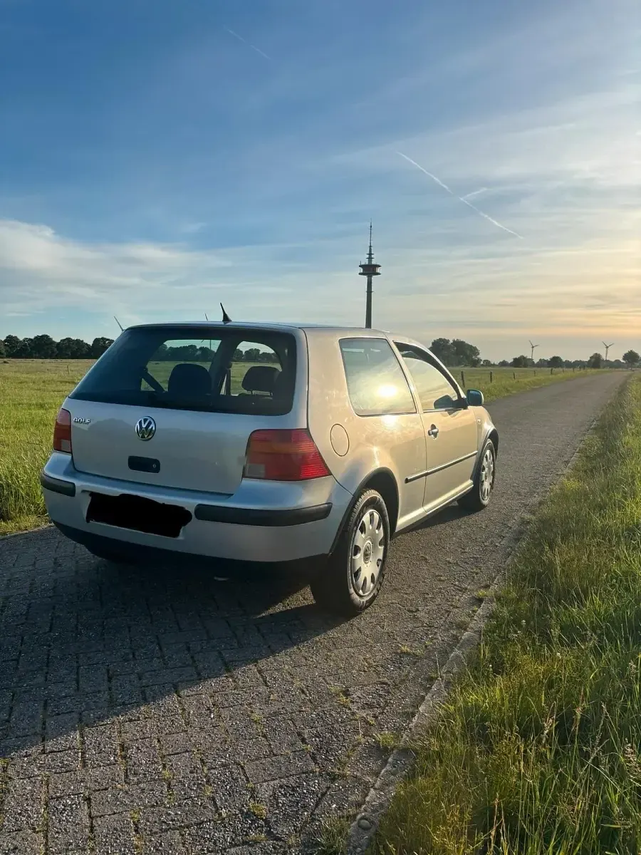 Gebraucht VW Golf IV 91 PS (66 kW) 2001 Silber Kleinwagen