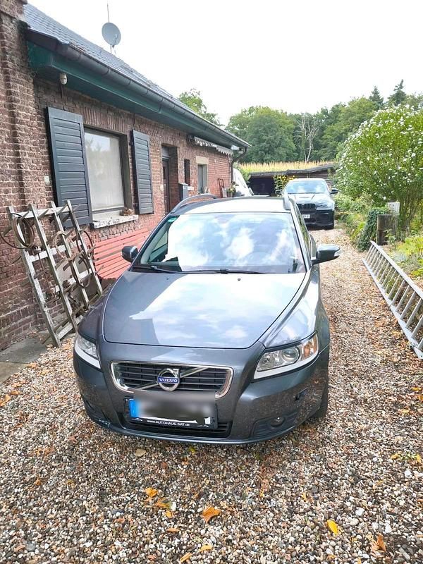 Grau Gebraucht 2008 Volvo V50 Kombi | 3.350 € (Etwas zu teuer) - Bild 1/4