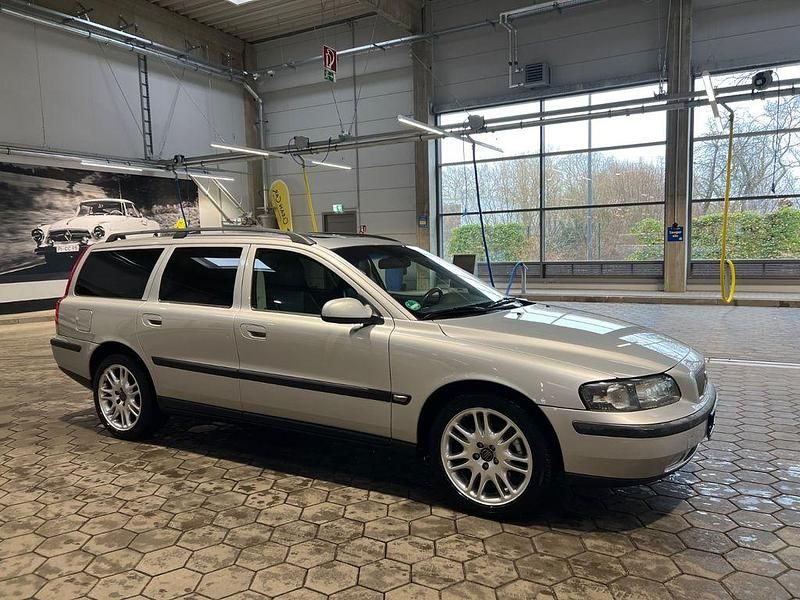 Gebraucht Volvo V70 250 PS (183 kW) 2002 Silber Kombi