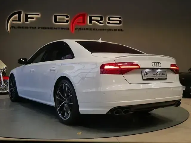 Gebraucht Audi S8 plus Ambiente 605 PS (444 kW) 2018 Gletscherweiã Limousine
