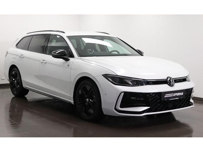 Neu VW Passat R-line 150 PS (110 kW) 2026 Weiß Limousine
