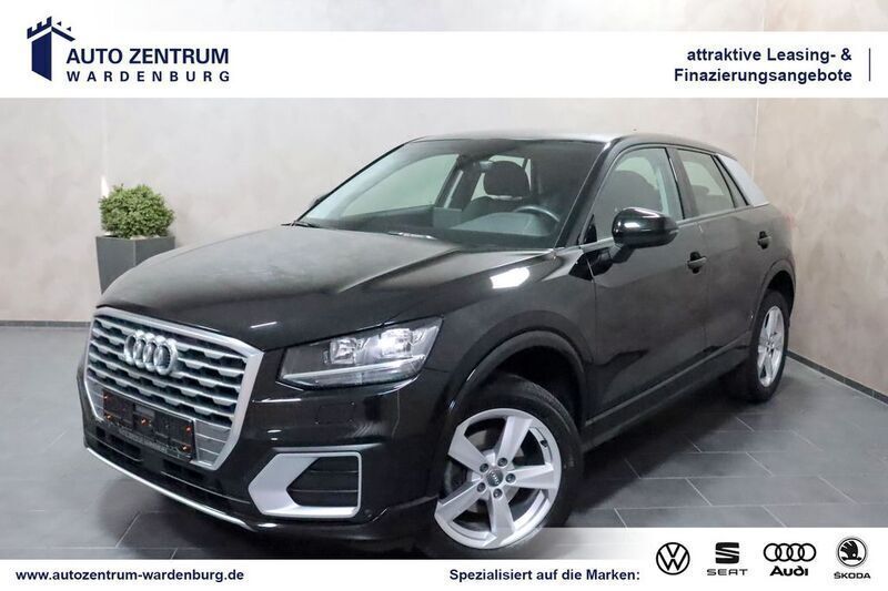 Mythosschwarz metallic (metallic) Gebraucht 2020 Audi Q2 Sport SUV | 21.760 € (Etwas zu teuer) - Bild 1/4