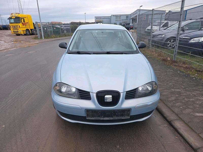 Silber Gebraucht 2004 Seat Ibiza Limousine | 1.490 € (Fairer Preis) - Bild 1/4