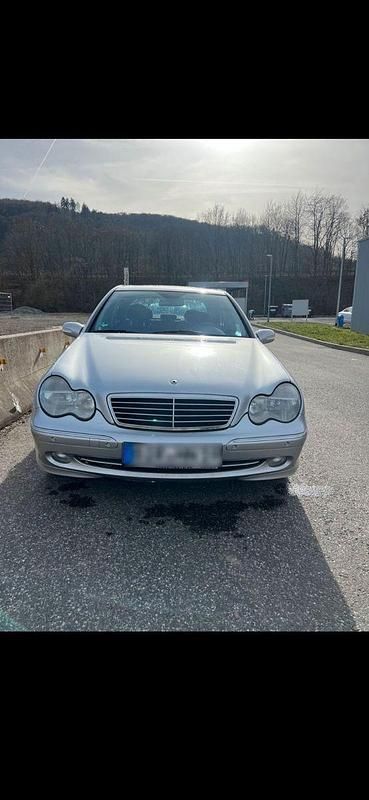 Gebraucht Mercedes C180 130 PS (95 kW) 2001 Silber Limousine