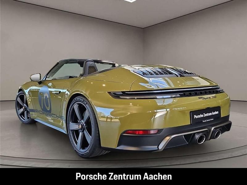 Neu Porsche 992 541 PS (397 kW) 2026 Gruen Cabrio