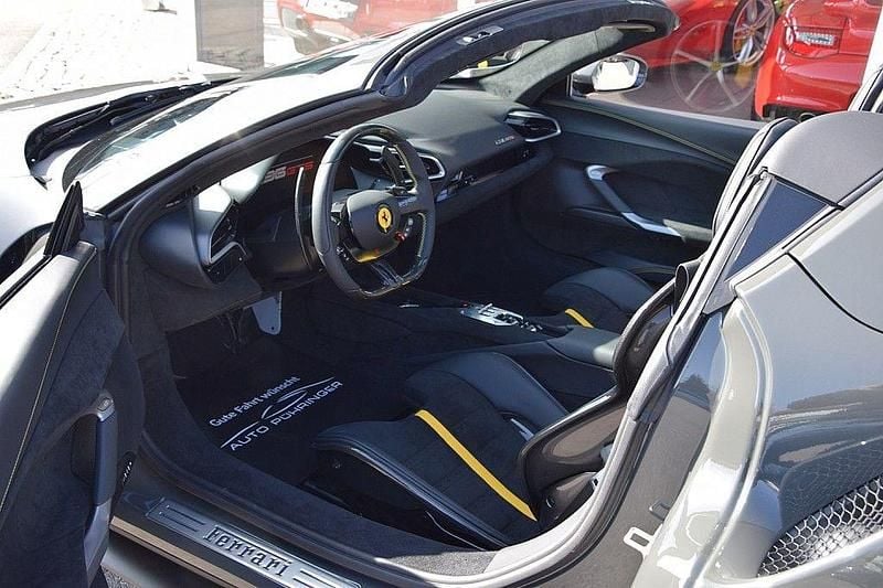 Gebraucht Ferrari 296 829 PS (609 kW) 2025 Grau Cabrio