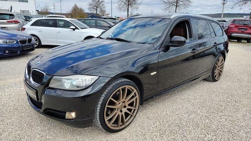 Schwarz Gebraucht 2012 BMW 320 Comfort Edition Limousine | 5.800 € (Superpreis) - Bild 1/4