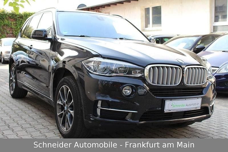 Saphirschwarz (metallic) Gebraucht 2018 BMW X5 Comfort Edition SUV | 29.600 € (Superpreis) - Bild 1/4