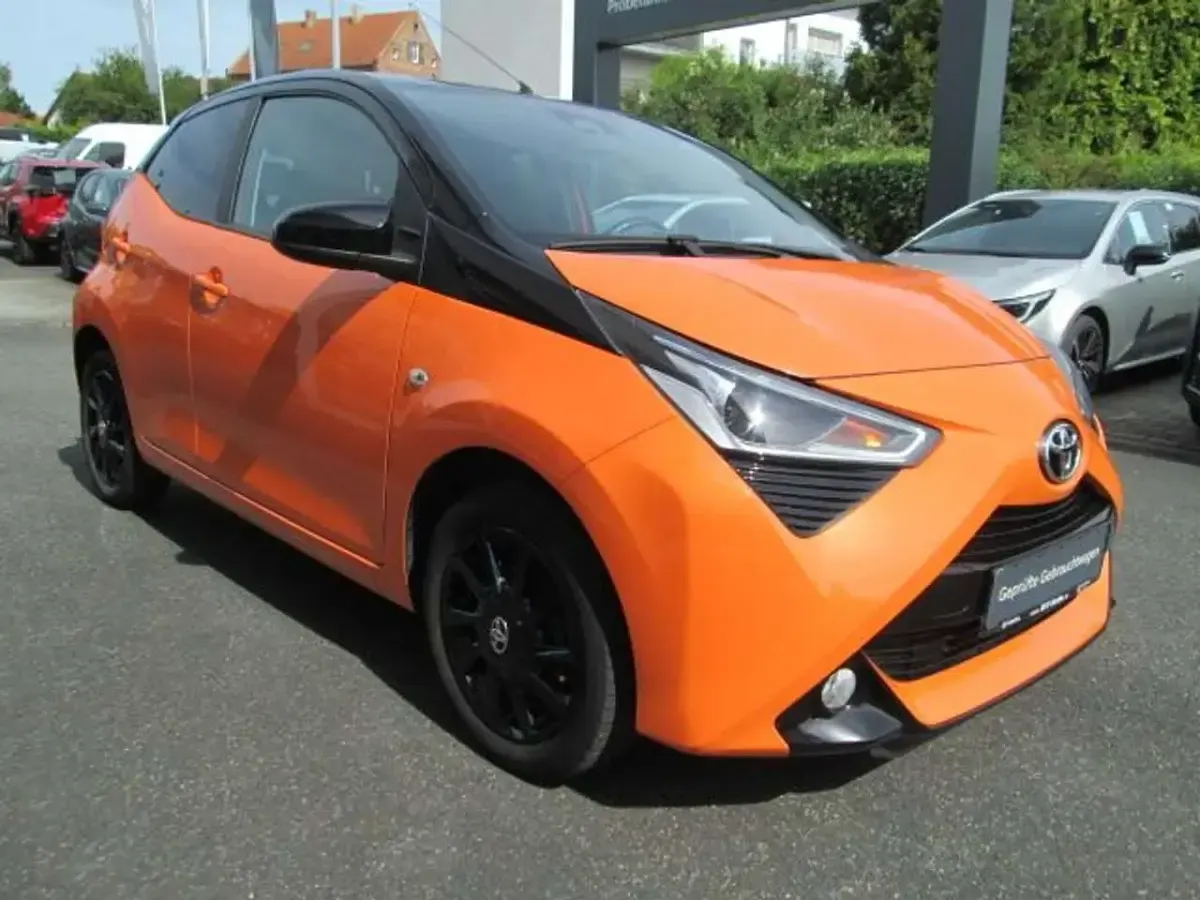 Gebraucht Toyota Aygo X-cite 72 PS (52 kW) 2019 Mandarine Kleinwagen