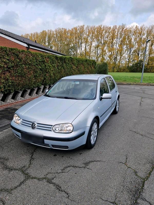 Silber Gebraucht 2001 VW Golf IV Edition Limousine | 1.380 € (Fairer Preis) - Bild 1/4