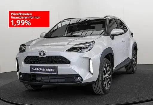 Neu Toyota Yaris Cross 130 PS (95 kW) 2025 Weiß SUV