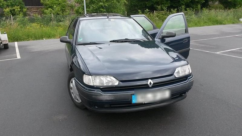 Gebraucht Renault Safrane 165 PS (121 kW) 1992 Kleinwagen