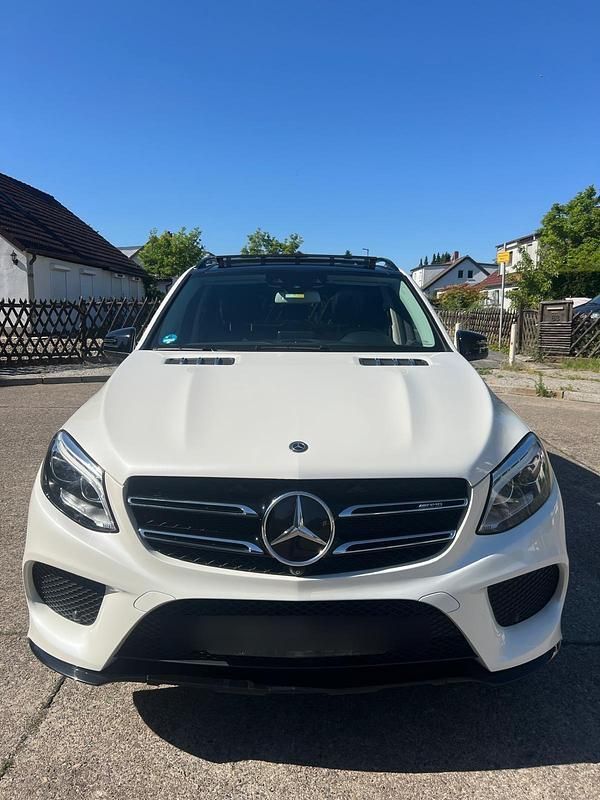 Weiß Gebraucht 2017 Mercedes GLE43 AMG AMG SUV | 33.400 € (Fairer Preis) - Bild 1/4