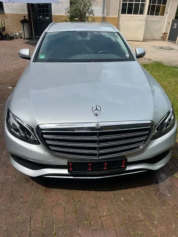 Gebraucht Mercedes E220 Exclusive 194 PS (142 kW) 2018 Silber Limousine