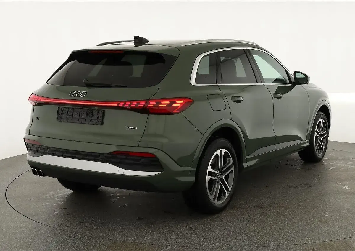 Neu Audi Q5 Ambiente 204 PS (150 kW) 2026 Distriktgrün metallic SUV