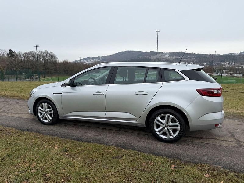 Gebraucht Renault Mégane GrandTour Business 116 PS (85 kW) 2020 Silber Kombi
