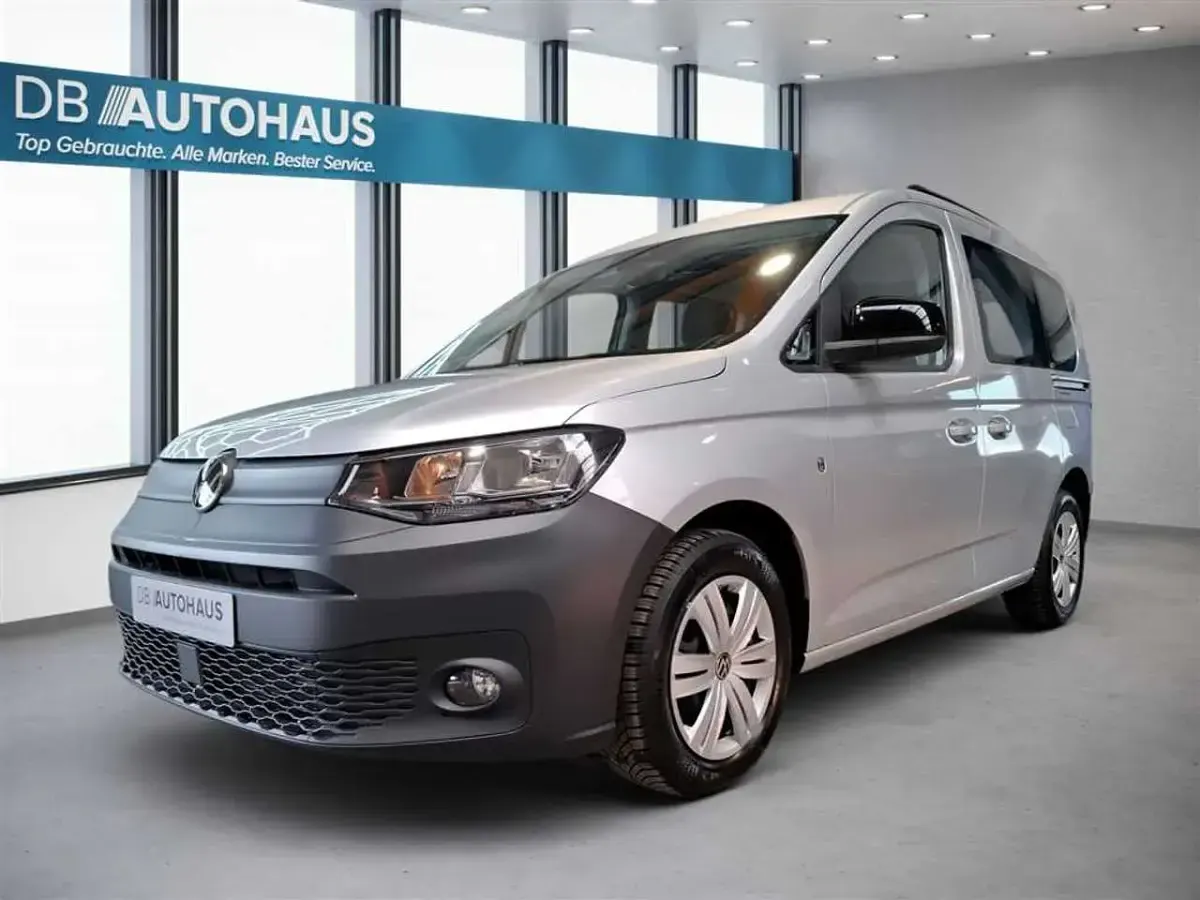 Second-hand VW Caddy 122 CP (89 kW) 2022 Argintiu Monovolum