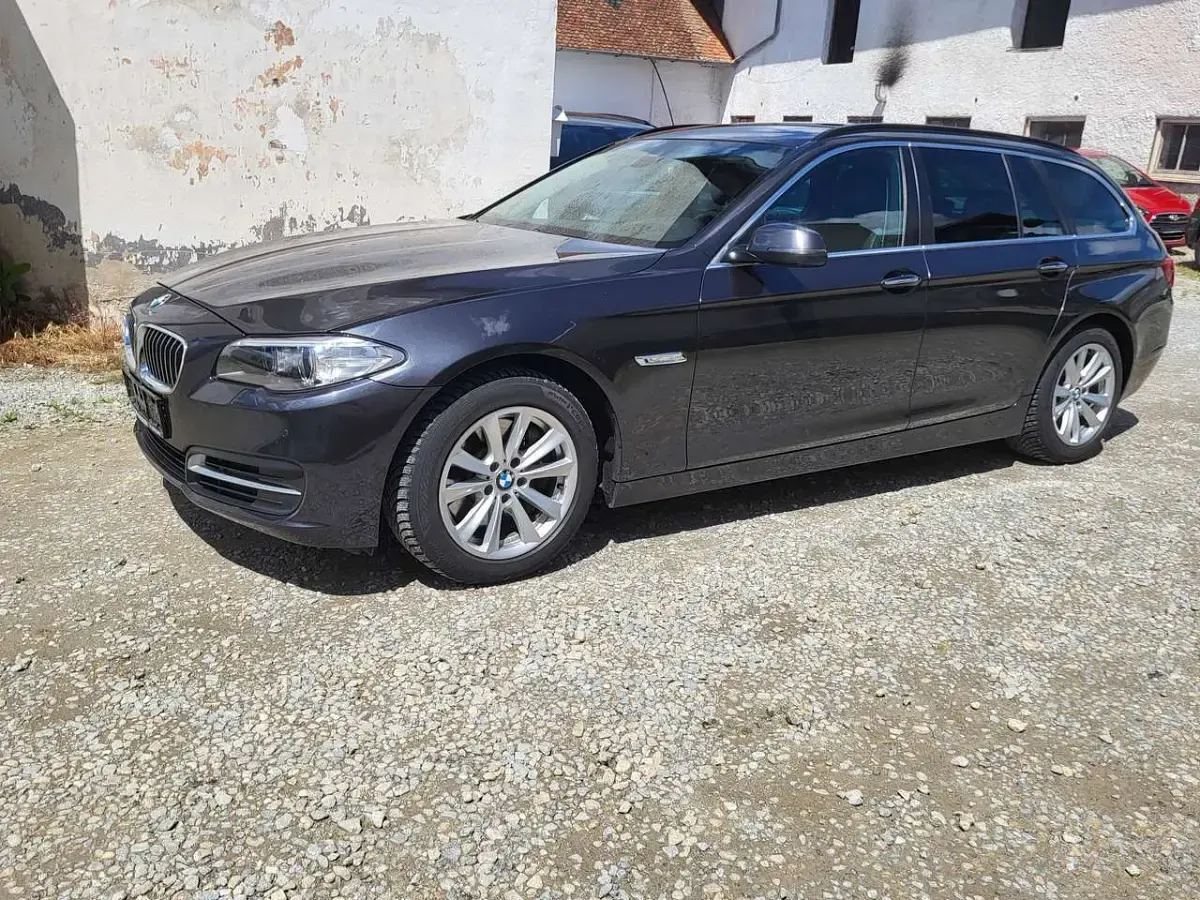 Gebraucht BMW 530 258 PS (189 kW) 2013 Grau Kombi