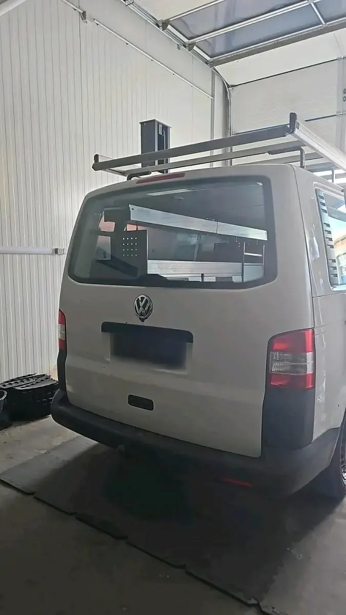 Gebraucht VW Multivan 140 PS (102 kW) 2012 Weiß Van / Kleinbus