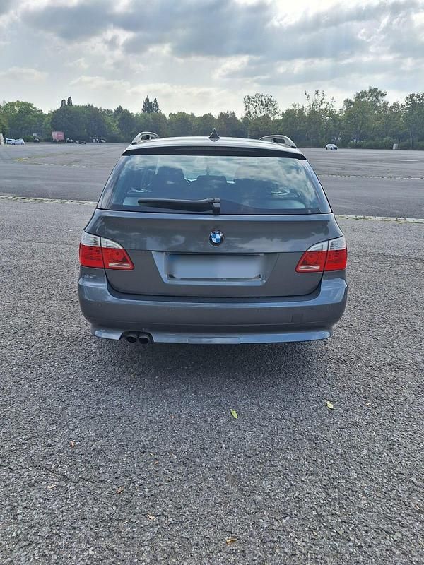 Gebraucht BMW 530 231 PS (169 kW) 2005 Kombi