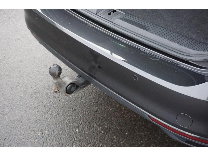 Gebraucht VW Passat 150 PS (110 kW) 2022 Grau Kombi