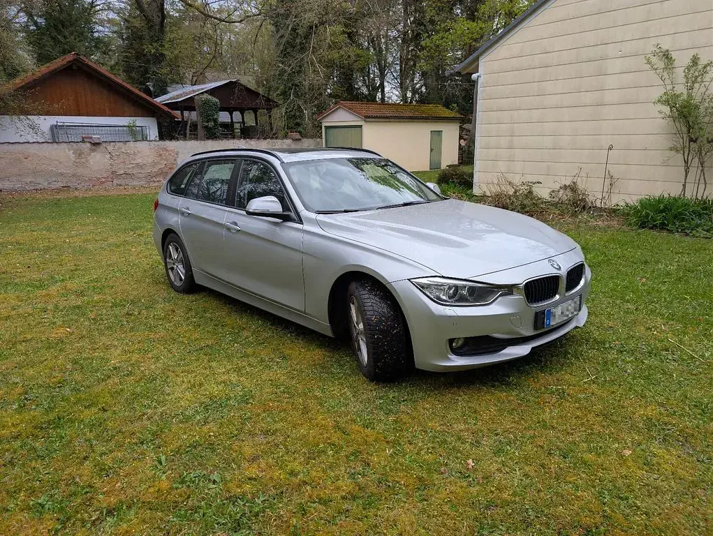 Gebraucht BMW 320 184 PS (135 kW) 2014 Silber Limousine