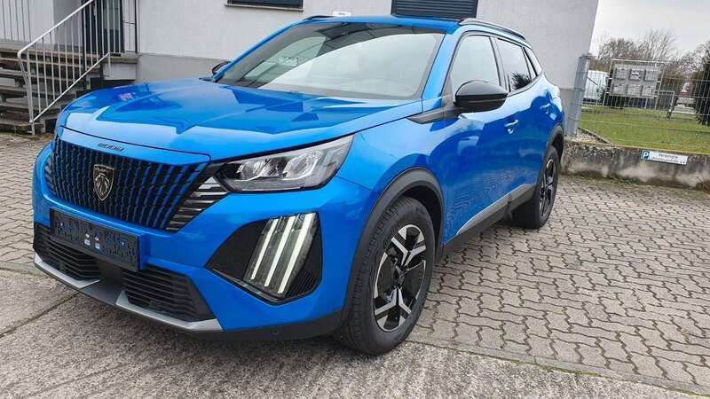 Blau Gebraucht 2023 Peugeot 2008 Allure SUV | 17.500 € (Guter Preis) - Bild 1/4